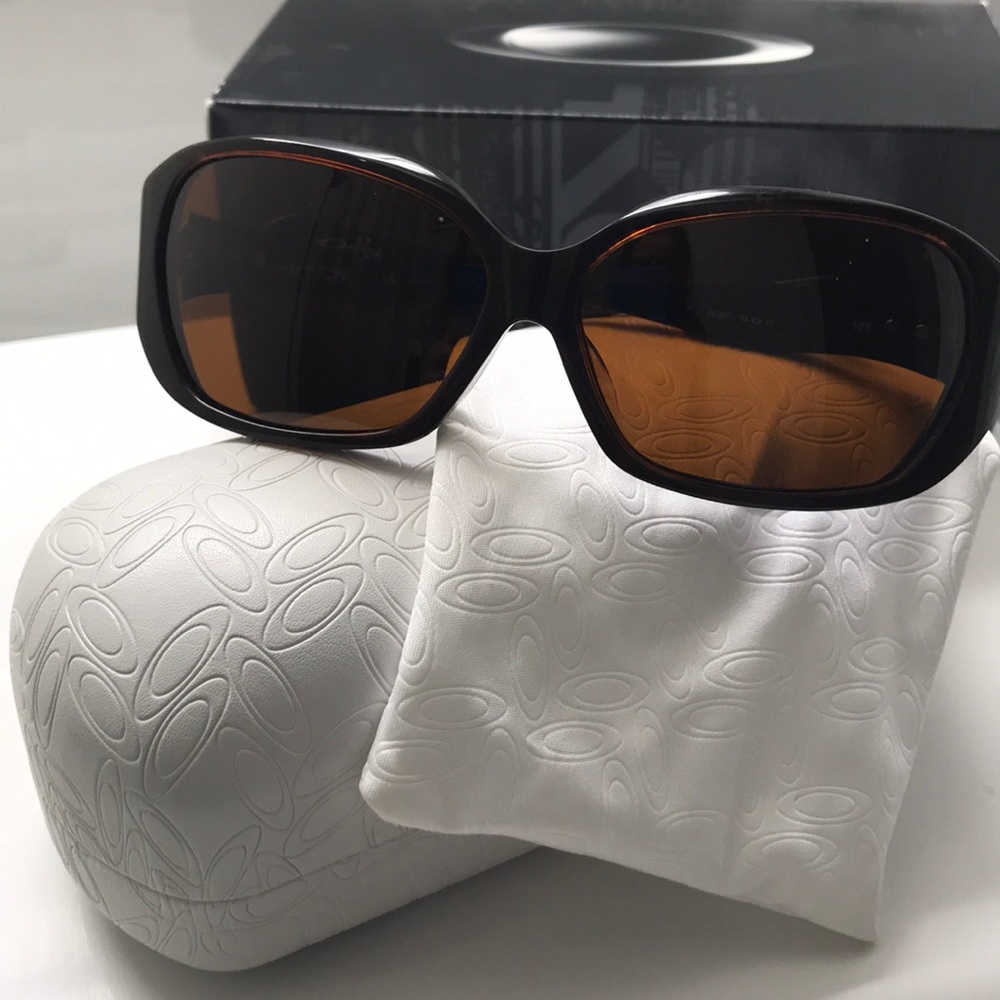 Oakley Betray Polarized Sunglasses.